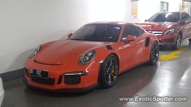 Porsche 911 GT3 spotted in Jakarta, Indonesia