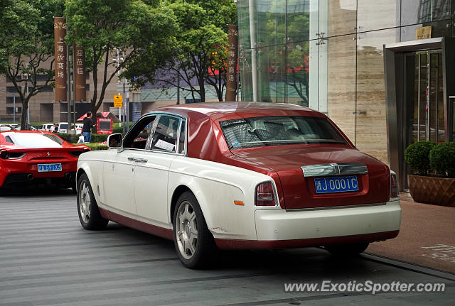 Rolls-Royce Phantom spotted in Shanghai, China