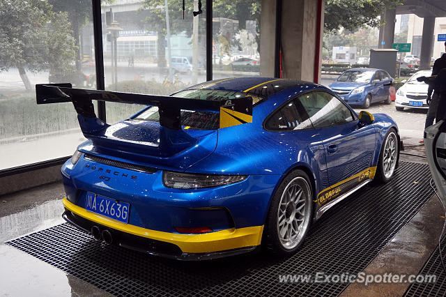 Porsche 911 GT3 spotted in Chengdu, China