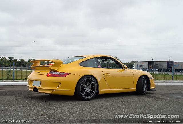 Porsche 911 GT3 spotted in Curitiba, PR, Brazil