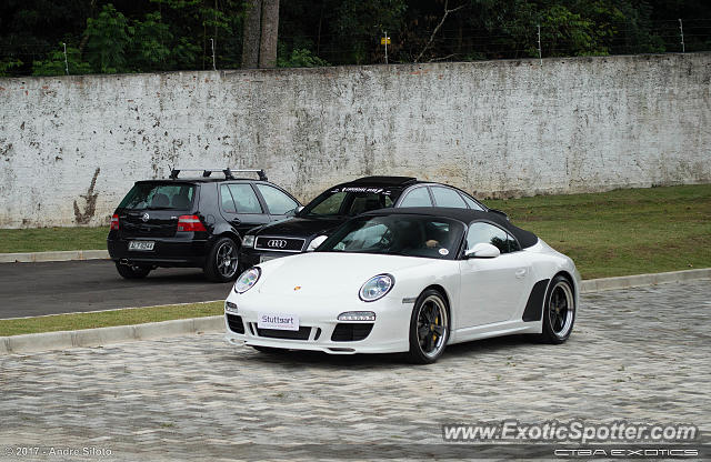 Porsche 911 spotted in Curitiba, PR, Brazil