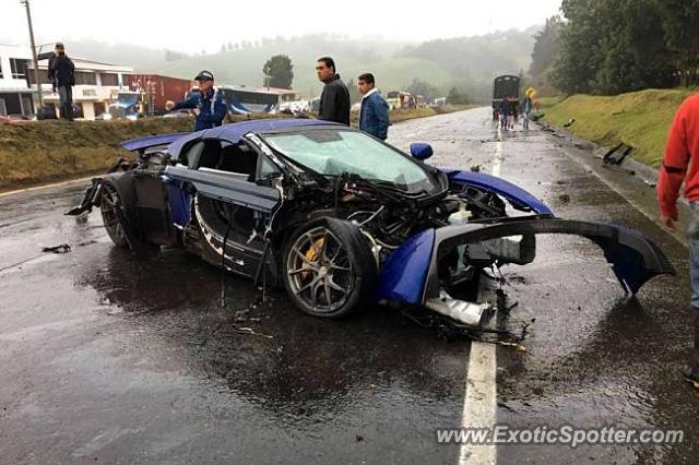 Mclaren 650S spotted in BOGOTA, Colombia