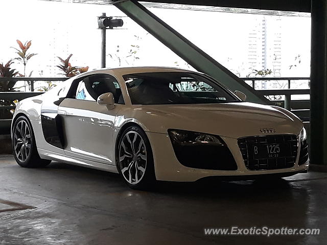 Audi R8 spotted in Jakarta, Indonesia