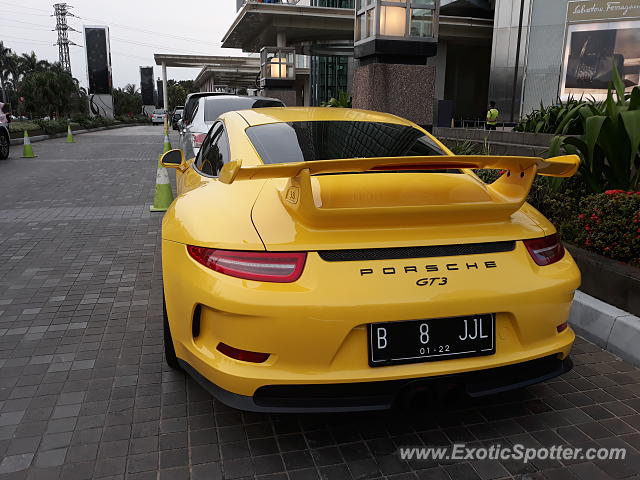 Porsche 911 GT3 spotted in Jakarta, Indonesia