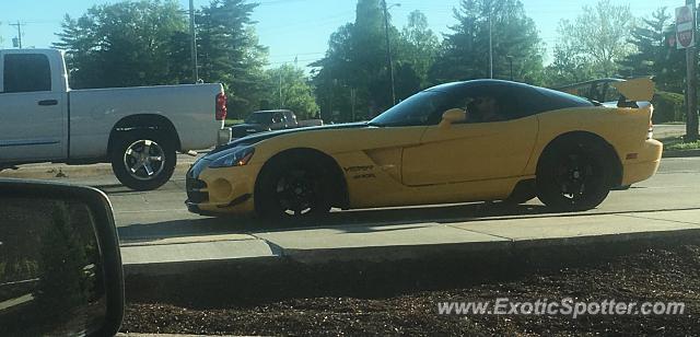 Dodge Viper spotted in Carbondale, Illinois