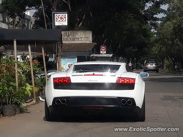 Lamborghini Gallardo spotted in Serpong, Indonesia