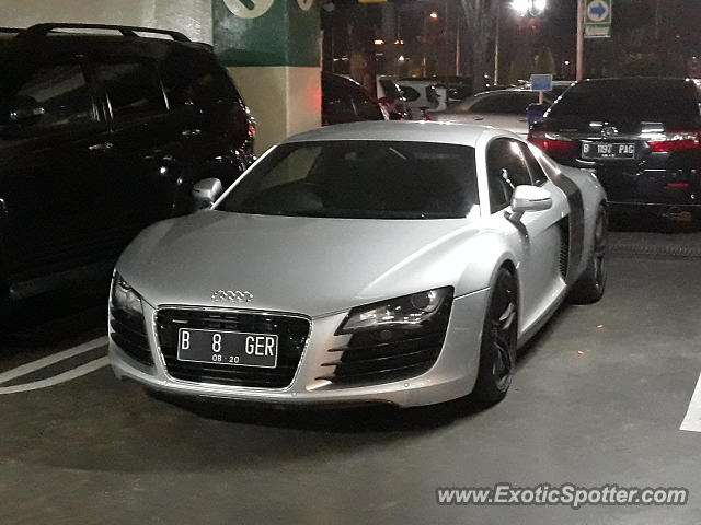 Audi R8 spotted in Jakarta, Indonesia