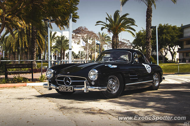 Mercedes 300SL spotted in Sderot, Israel