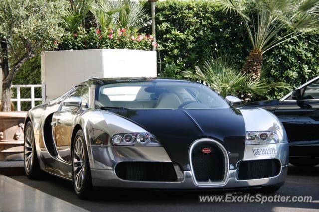 Bugatti Veyron spotted in Cannes, France