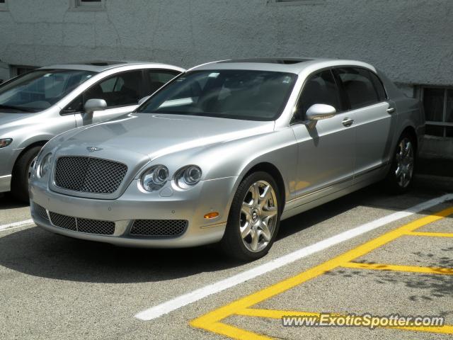 Bentley Continental spotted in Lake Forest, Illinois