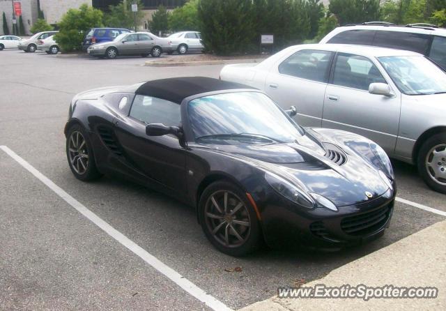 Lotus Elise spotted in Kenosha, Wisconsin