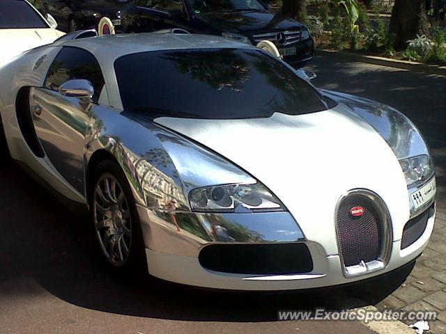 Bugatti Veyron spotted in Cannes, France