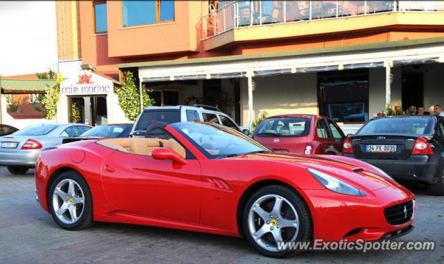 Ferrari California spotted in Istanbul, Turkey