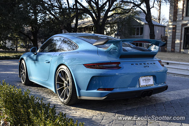 Porsche 911 GT3 spotted in Highland Park, Texas