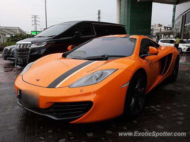 Mclaren MP4-12C spotted in Jakarta, Indonesia