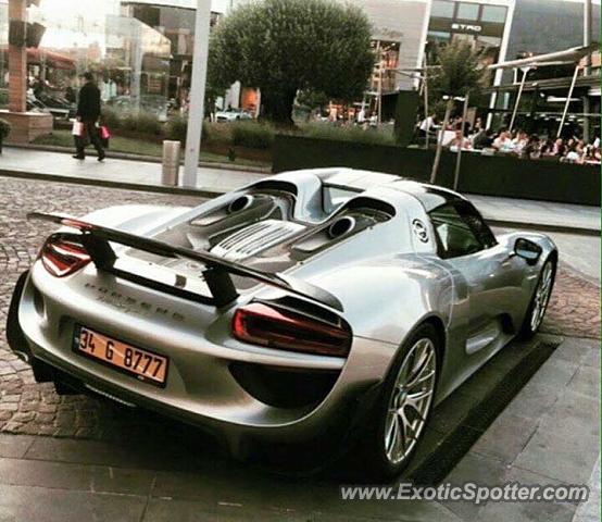 Porsche 918 Spyder spotted in Istanbul, Turkey