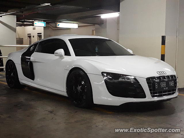 Audi R8 spotted in Jakarta, Indonesia