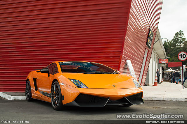 Lamborghini Gallardo spotted in Curitiba, PR, Brazil