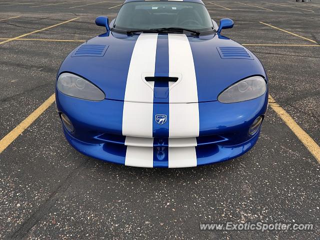 Dodge Viper spotted in Golden Valley, Minnesota