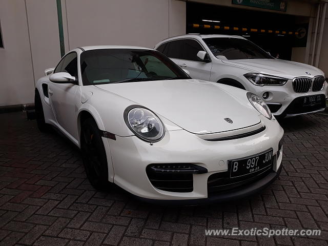 Porsche 911 GT2 spotted in Jakarta, Indonesia