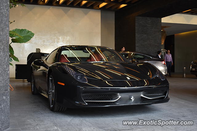 Ferrari 458 Italia spotted in Guadalajara, Mexico