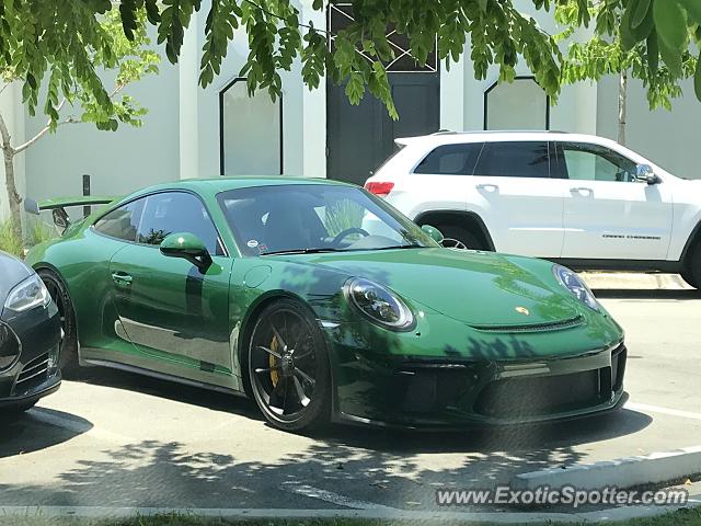 Porsche 911 GT3 spotted in Palm Beach, Florida