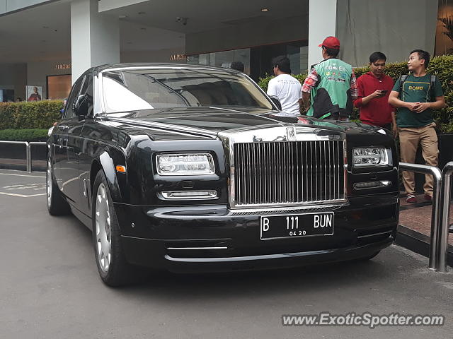 Rolls-Royce Phantom spotted in Jakarta, Indonesia