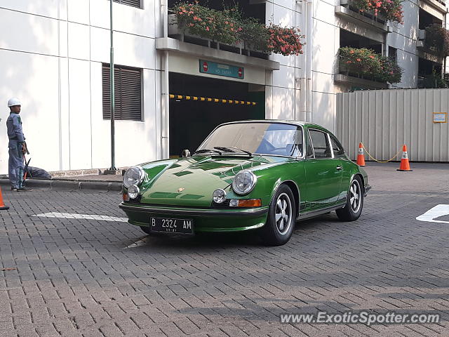 Porsche 911 spotted in Jakarta, Indonesia