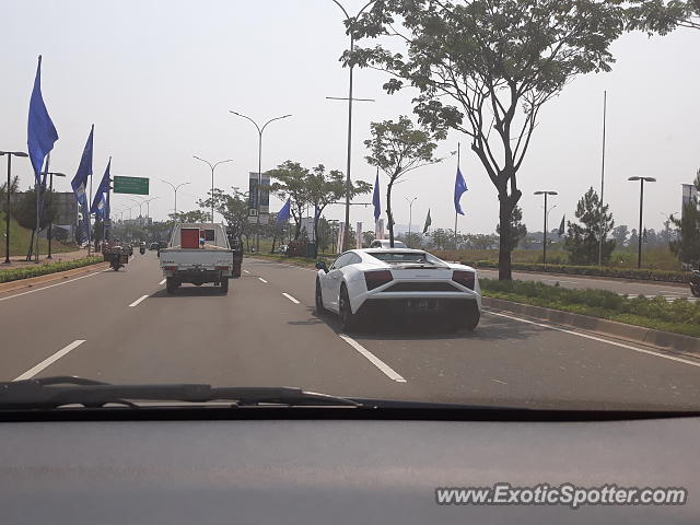 Lamborghini Gallardo spotted in Serpong, Indonesia