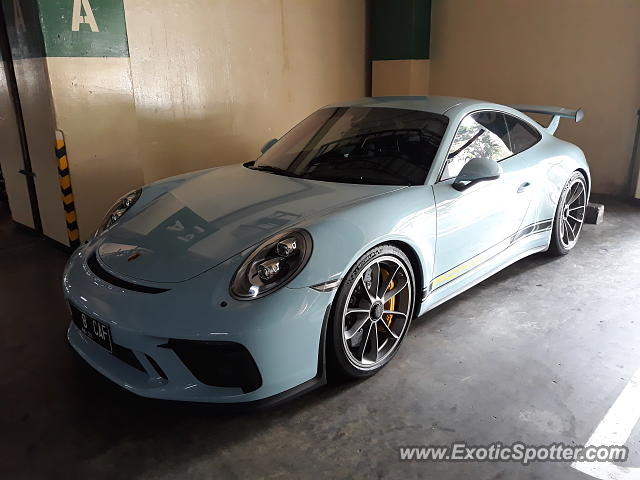 Porsche 911 GT3 spotted in Jakarta, Indonesia