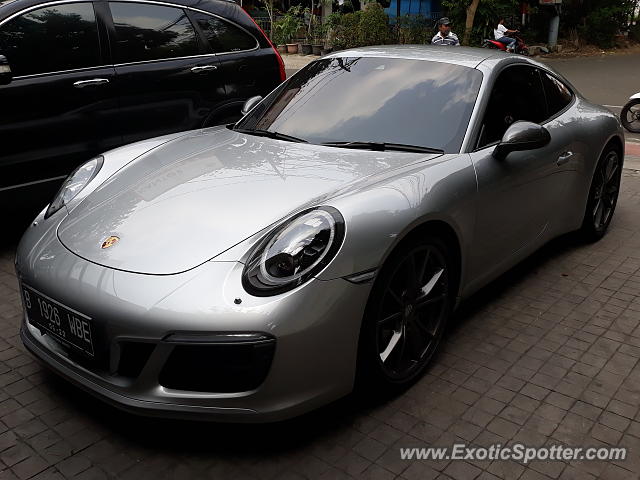 Porsche 911 spotted in Jakarta, Indonesia