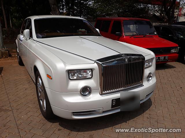 Rolls-Royce Phantom spotted in Jakarta, Indonesia