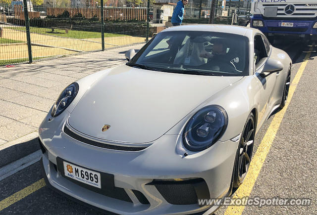 Porsche 911 GT3 spotted in Hamburg, Germany