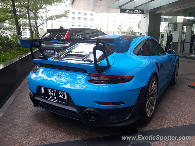 Porsche 911 GT2 spotted in Jakarta, Indonesia