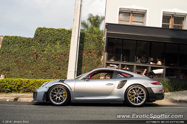 Porsche 911 GT2 spotted in Curitiba, PR, Brazil