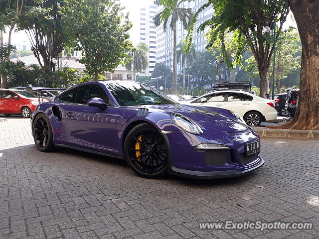 Porsche 911 GT3 spotted in Jakarta, Indonesia