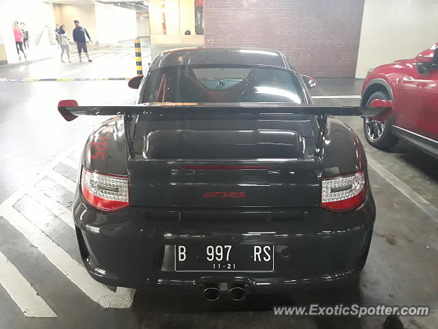 Porsche 911 GT3 spotted in Jakarta, Indonesia