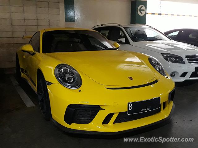 Porsche 911 GT3 spotted in Jakarta, Indonesia