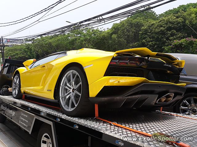 Lamborghini Aventador spotted in Jakarta, Indonesia