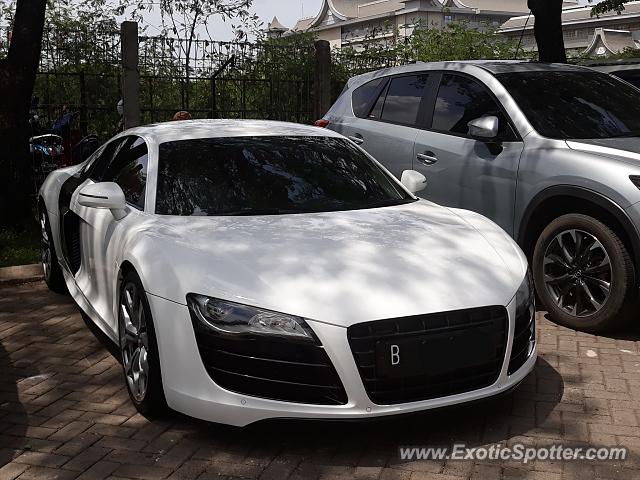 Audi R8 spotted in Jakarta, Indonesia