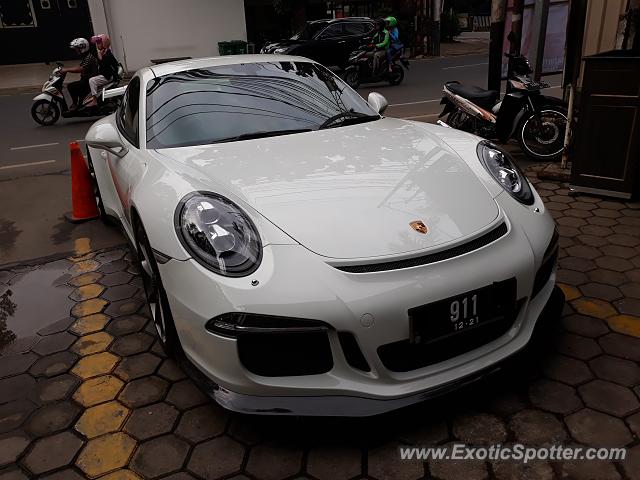 Porsche 911 GT3 spotted in Jakarta, Indonesia