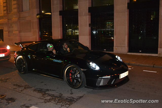 Porsche 911 GT3 spotted in Paris, France