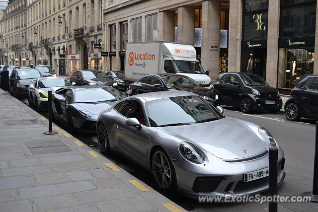 Porsche 911 GT3 spotted in Paris, France