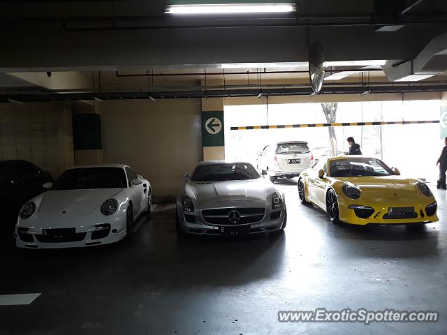 Porsche 911 Turbo spotted in Jakarta, Indonesia