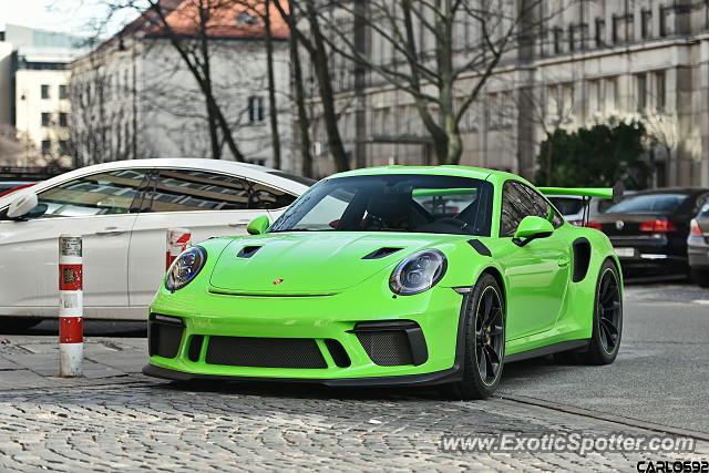 Porsche 911 GT3 spotted in Warsaw, Poland