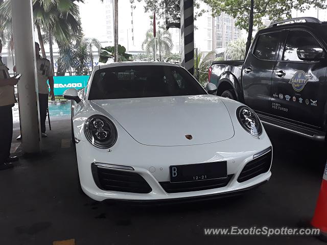 Porsche 911 spotted in Jakarta, Indonesia