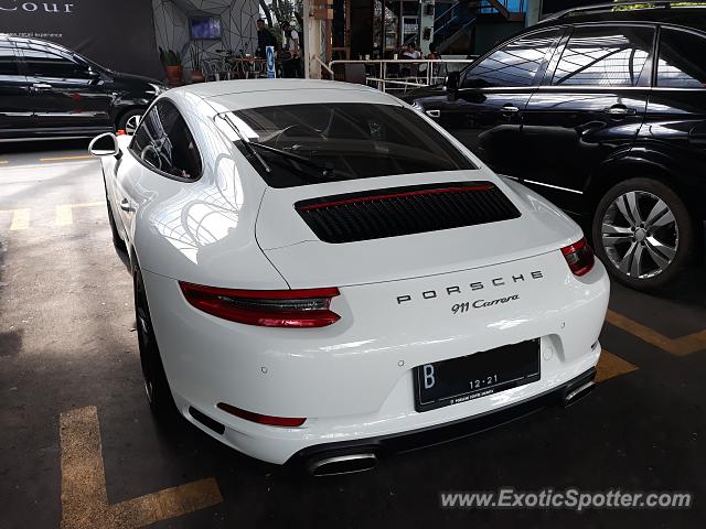 Porsche 911 spotted in Jakarta, Indonesia