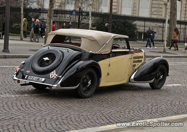 Other Vintage spotted in Paris, France