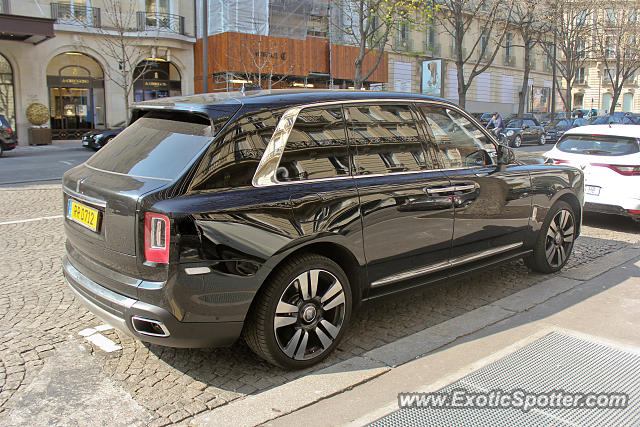 Rolls-Royce Cullinan spotted in Paris, France