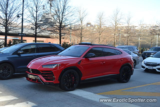 Lamborghini Urus spotted in Manhattan, New York